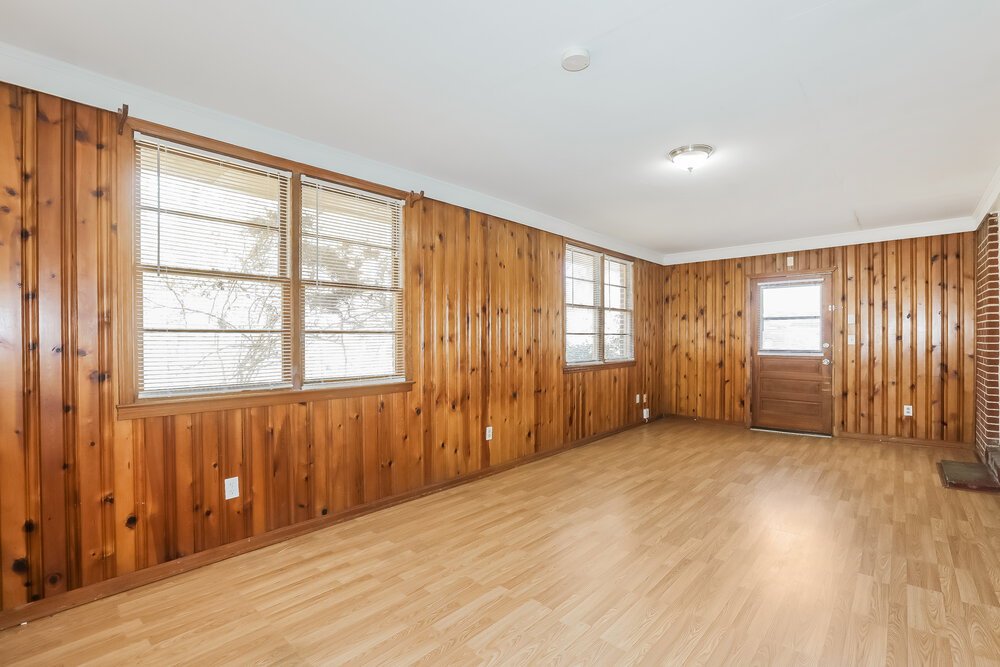 2-Bed Rental on 2147 Camp Circle photo 9