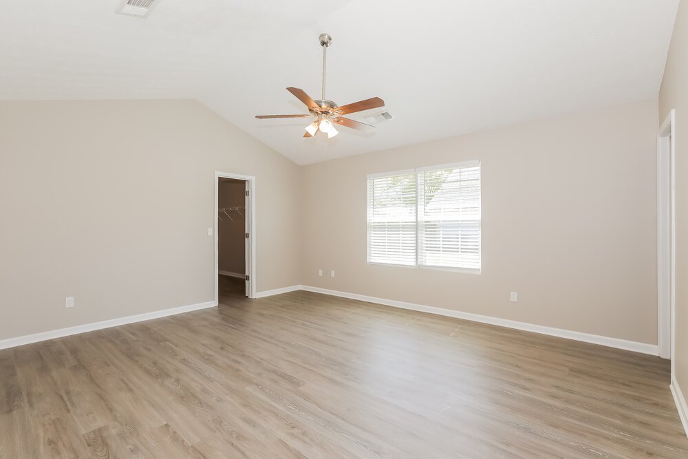 4-Bed Rental on 1052 Navaho Trl photo 9