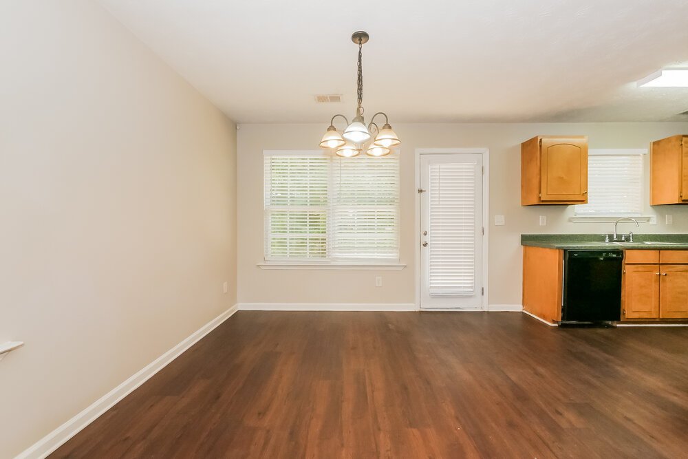 4-Bed Rental on 1002 Allegiance Dr photo 9
