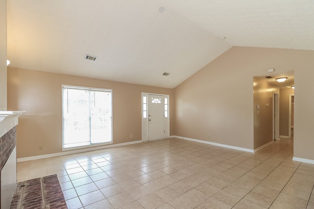 3-Bed Rental on 3935 Willowmeade Drive photo 9