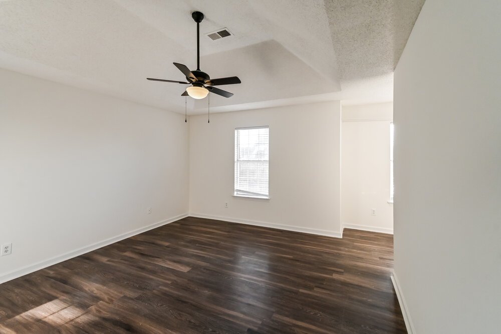 3-Bed Rental on 7159 Creekside Dr photo 9