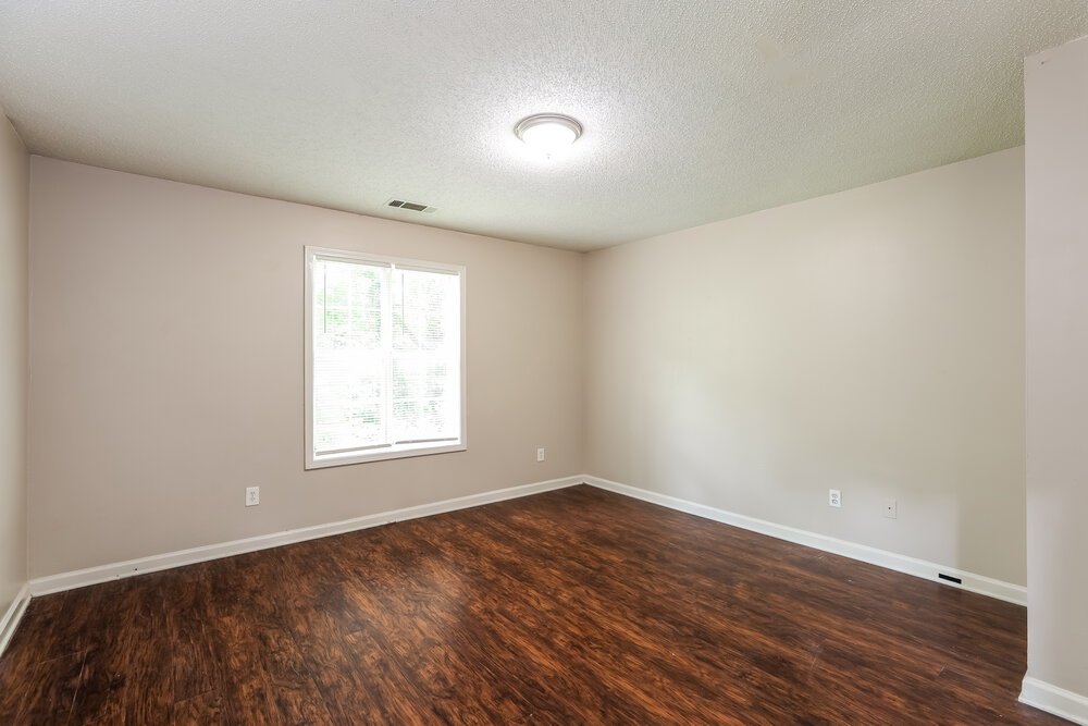 4-Bed Rental on 221 Clydesdale Lane photo 9