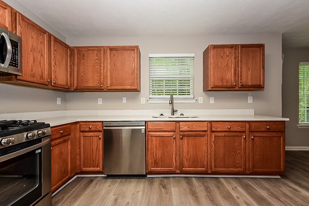 3-Bed Rental on 2530 Walter Way photo 9