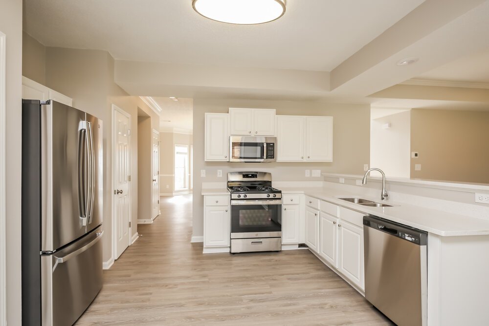 4-Bed Rental on 802 Pinder Point photo 9