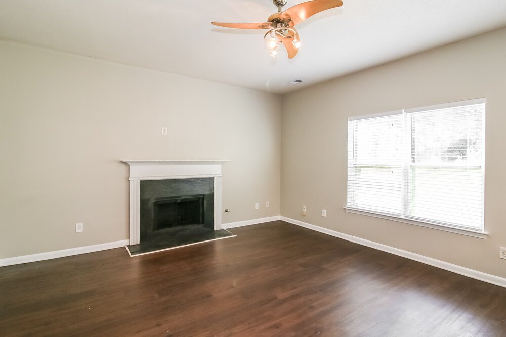 4-Bed Rental on 412 Peterson Dr photo 10
