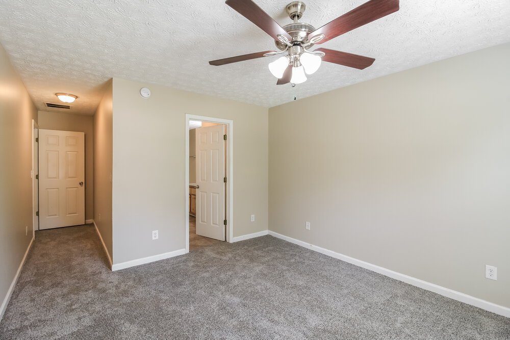 3-Bed Rental on 60 Hunters Ridge photo 10
