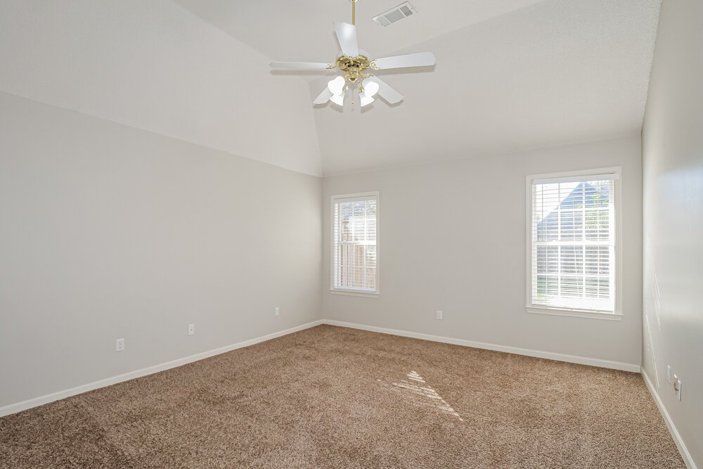 3-Bed Rental on 5041 Thornebrook Cv photo 10