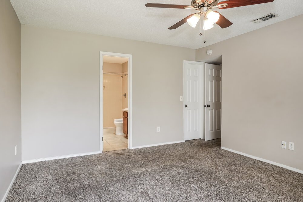 3-Bed Rental on 805 Elmwood St photo 10