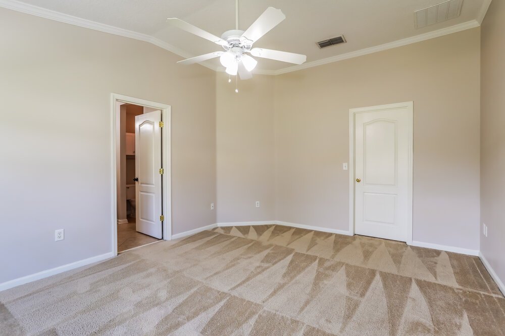 4-Bed Rental on 2732 Woodsdale Dr photo 10