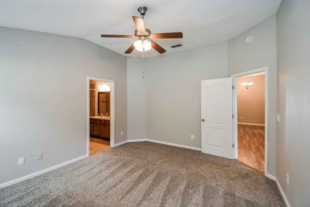 4-Bed Rental on 15847 Rachel Creek photo 10