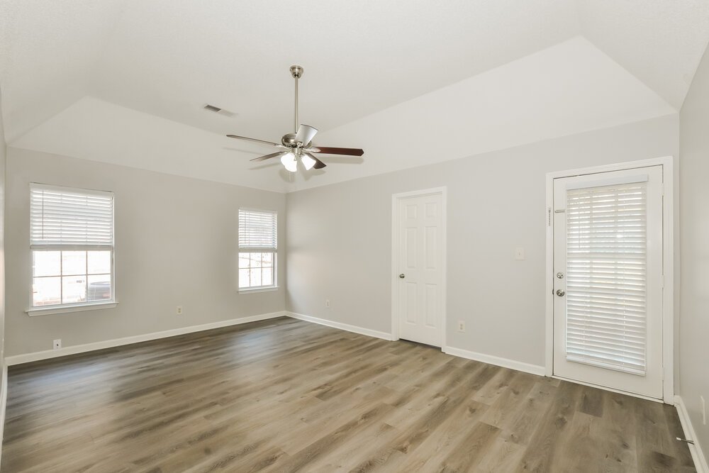 3-Bed Rental on 6963 Naples Dr photo 10