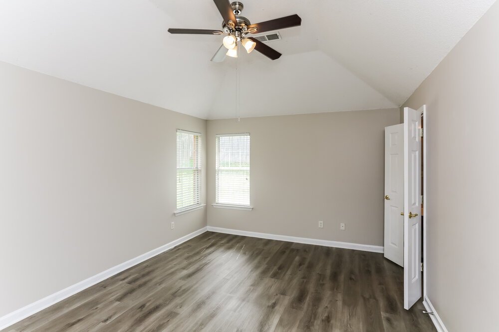 3-Bed Rental on 1142 Red Fern photo 10