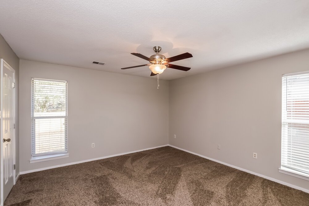 3-Bed Rental on 10378 Yates Dr photo 10
