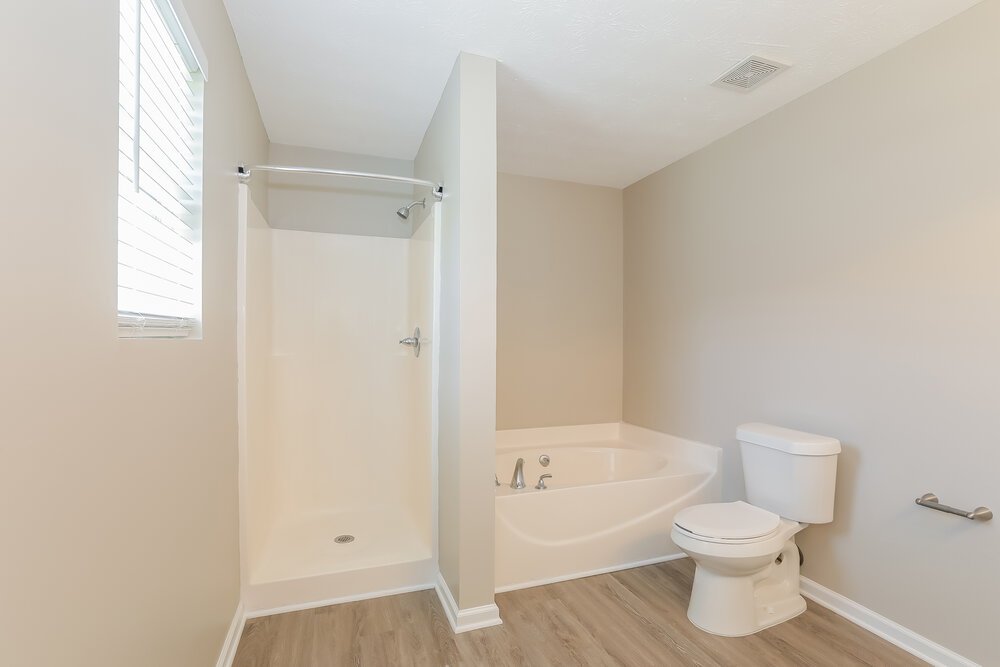 4-Bed Rental on 1052 Navaho Trl photo 10