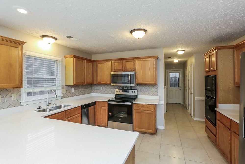 4-Bed Rental on 8633 Meadow Green photo 10