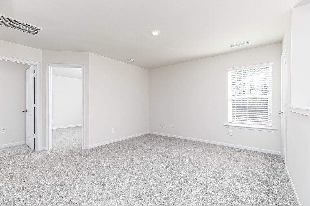 3-Bed Rental on 643 Mackenzie Cv photo 10