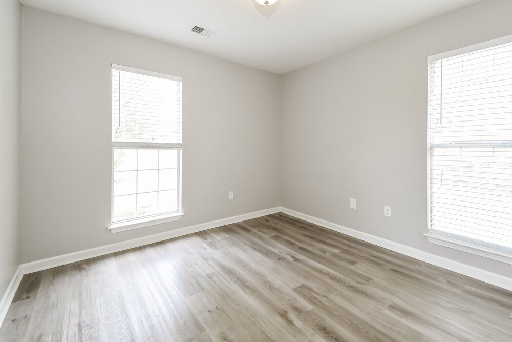 3-Bed Rental on 8274 Park Pike photo 11