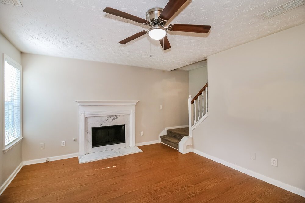 3-Bed Rental on 1905 Elm Park photo 11