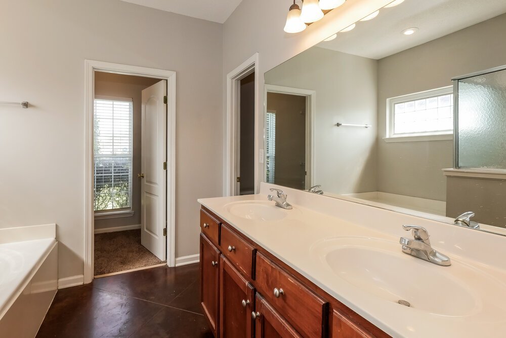 3-Bed Rental on 8426 Linda Shore photo 11