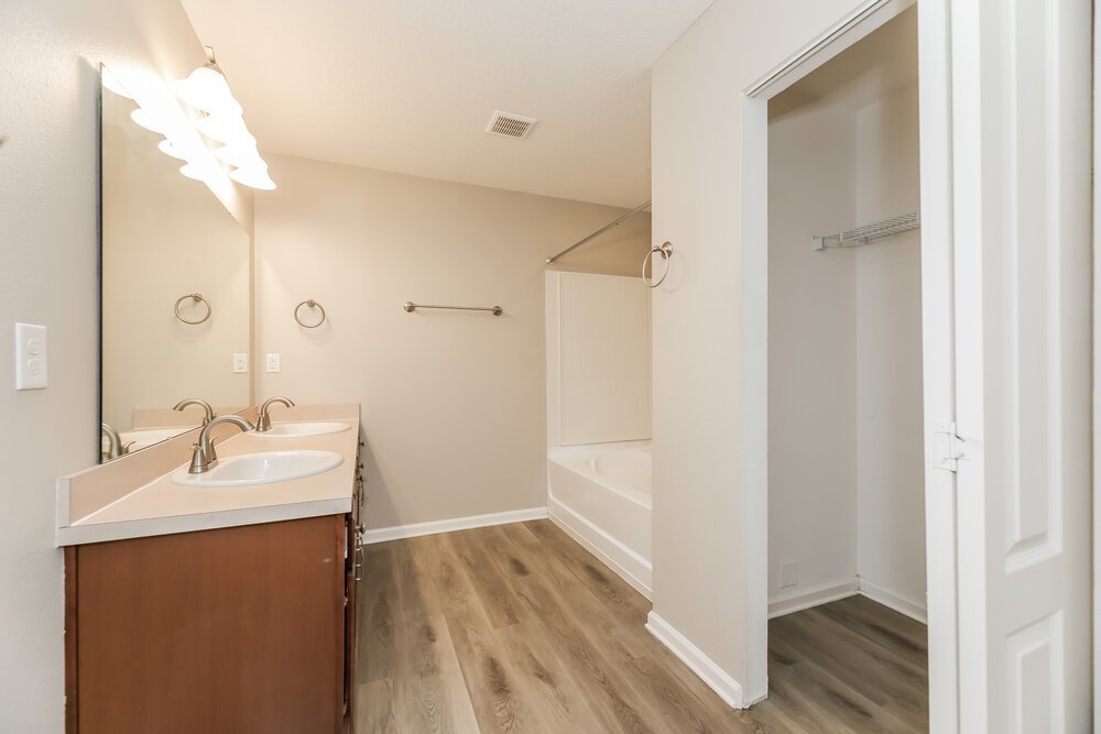3-Bed Rental on 12331 Glimmer Way photo 11
