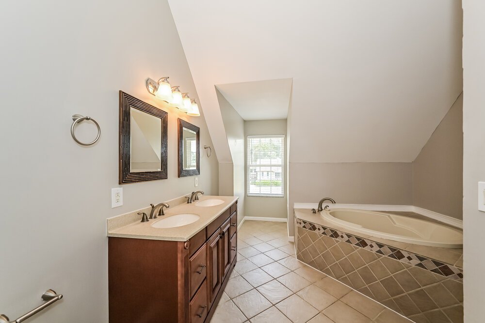 3-Bed Rental on 222 Hermitage Dr photo 11