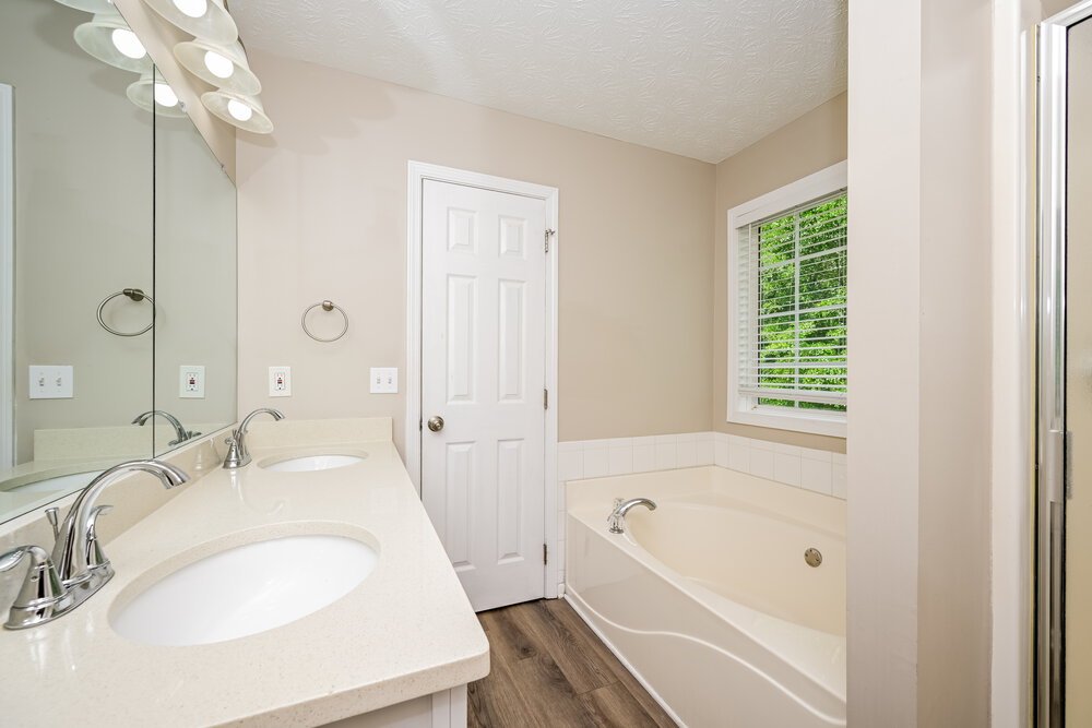 3-Bed Rental on 10 Dearing Cove photo 11