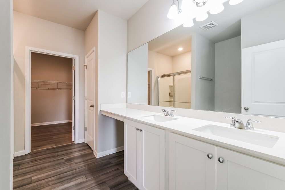 3-Bed Rental on 590 Knightsbridge Lane photo 11