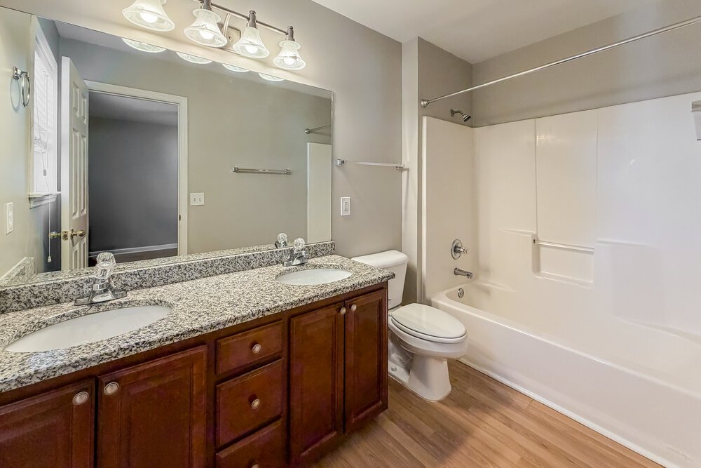 4-Bed Rental on 100 Homestead Ln photo 11