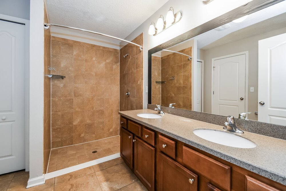 4-Bed Rental on 15847 Rachel Creek photo 11