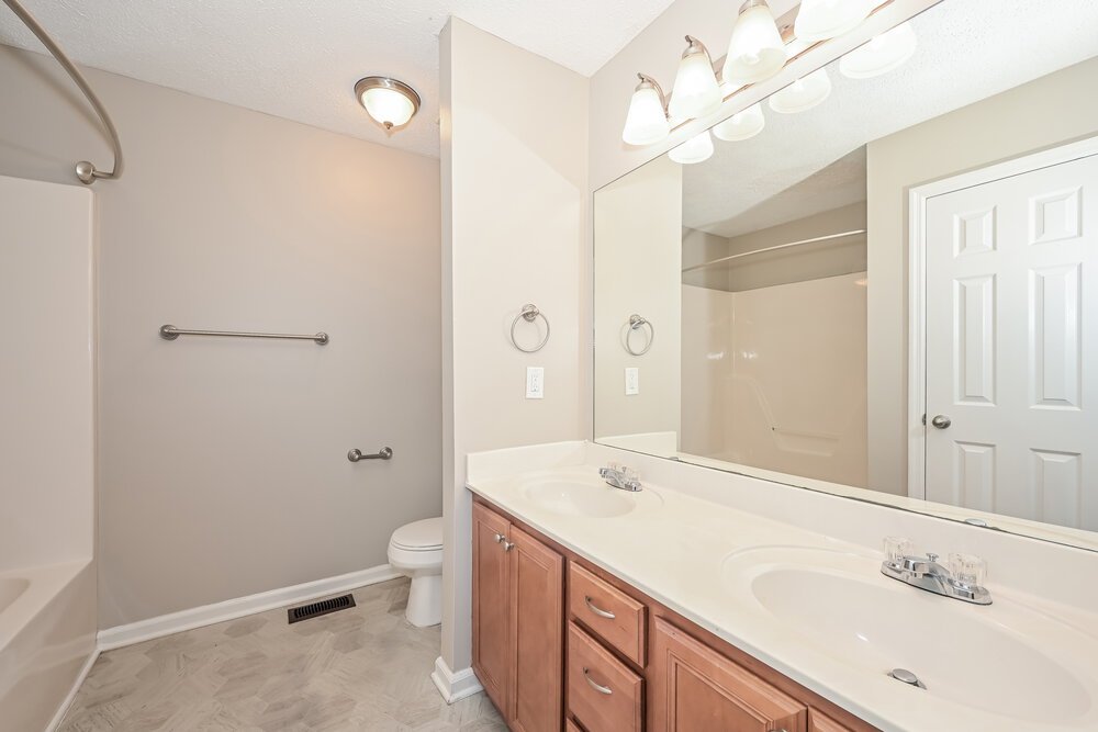 3-Bed Rental on 1703 Jimmy Cv photo 11