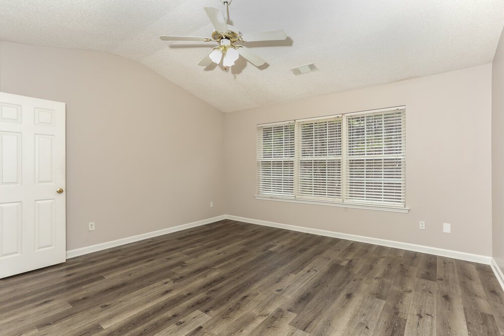 3-Bed Rental on 340 Parkway Road photo 11
