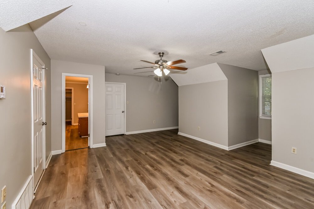 4-Bed Rental on 861 White Pine photo 11
