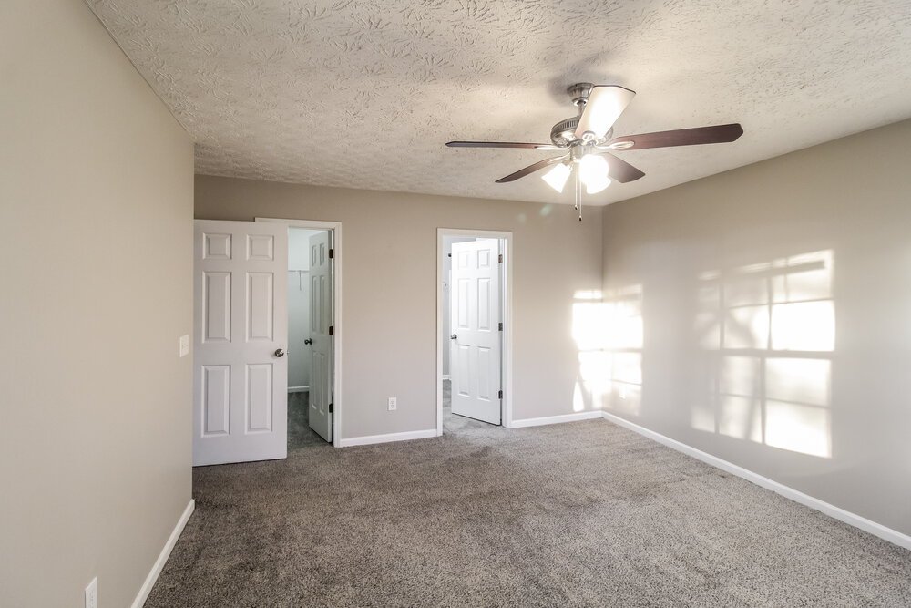 4-Bed Rental on 1247 Matt Moore photo 11