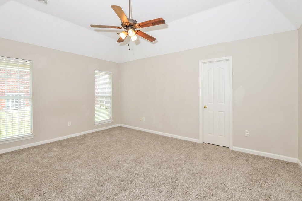 3-Bed Rental on 1859 Winners Circle photo 11
