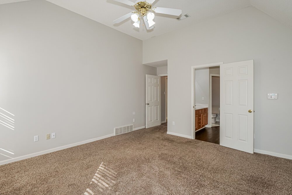 3-Bed Rental on 5041 Thornebrook Cv photo 11