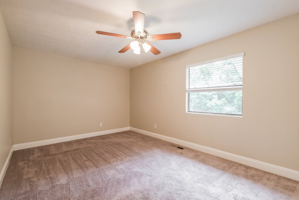 4-Bed Rental on 4910 Brookstone Pkwy photo 11