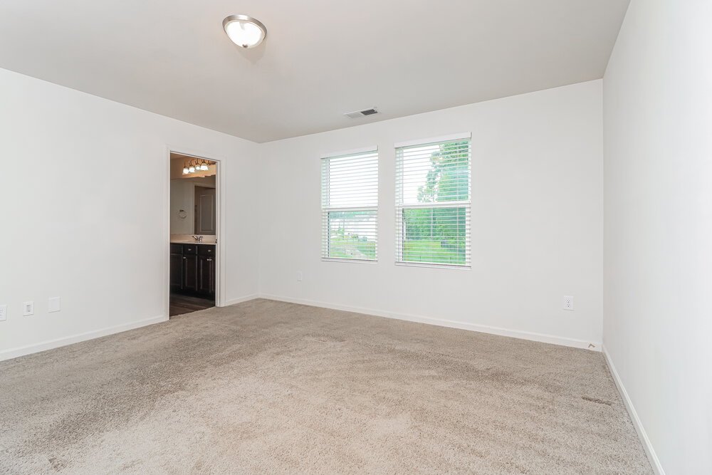 4-Bed Rental on 44 Meriwether Ln photo 11
