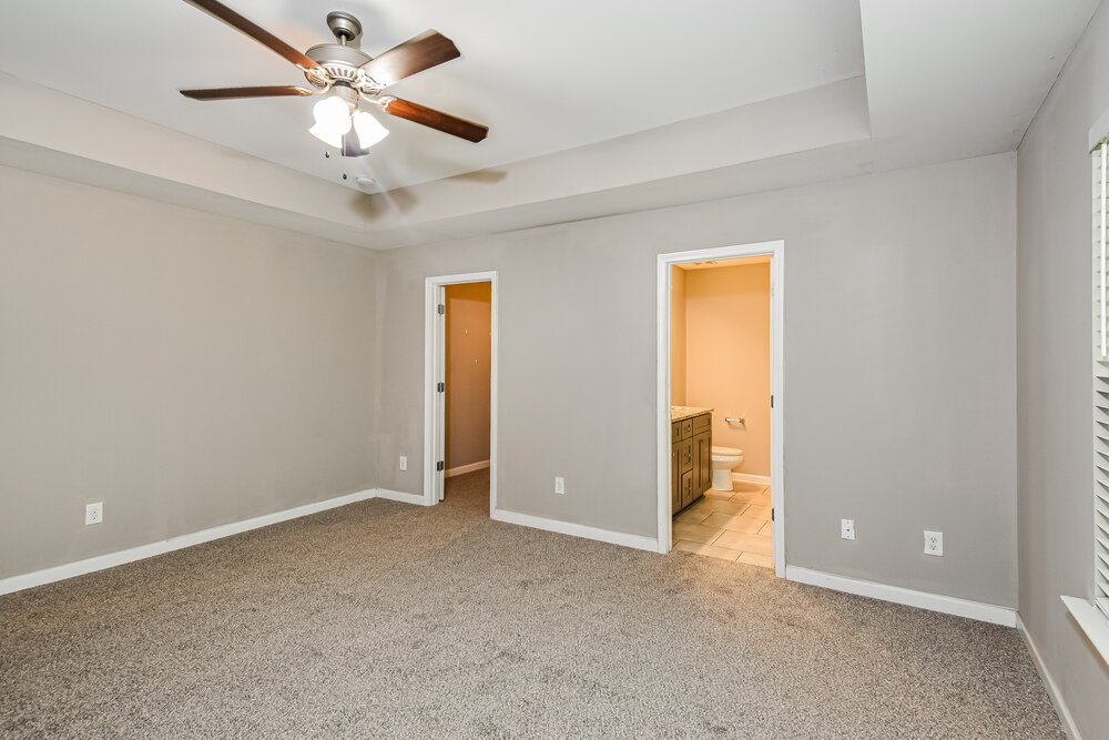 4-Bed Rental on 466 Fieldcrest Drive photo 11
