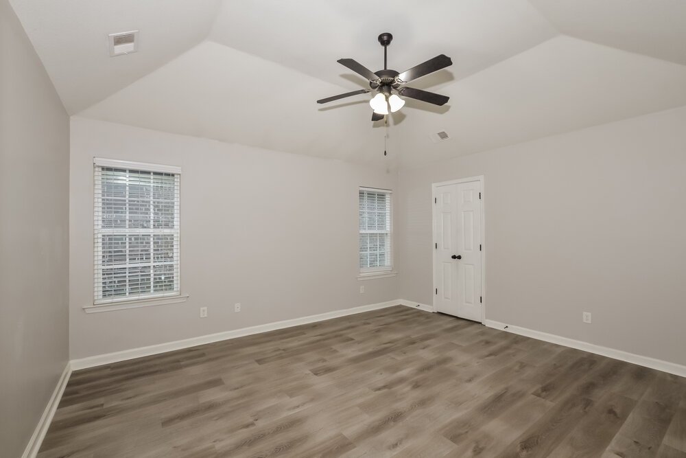 4-Bed Rental on 9007 Billy Pat photo 11