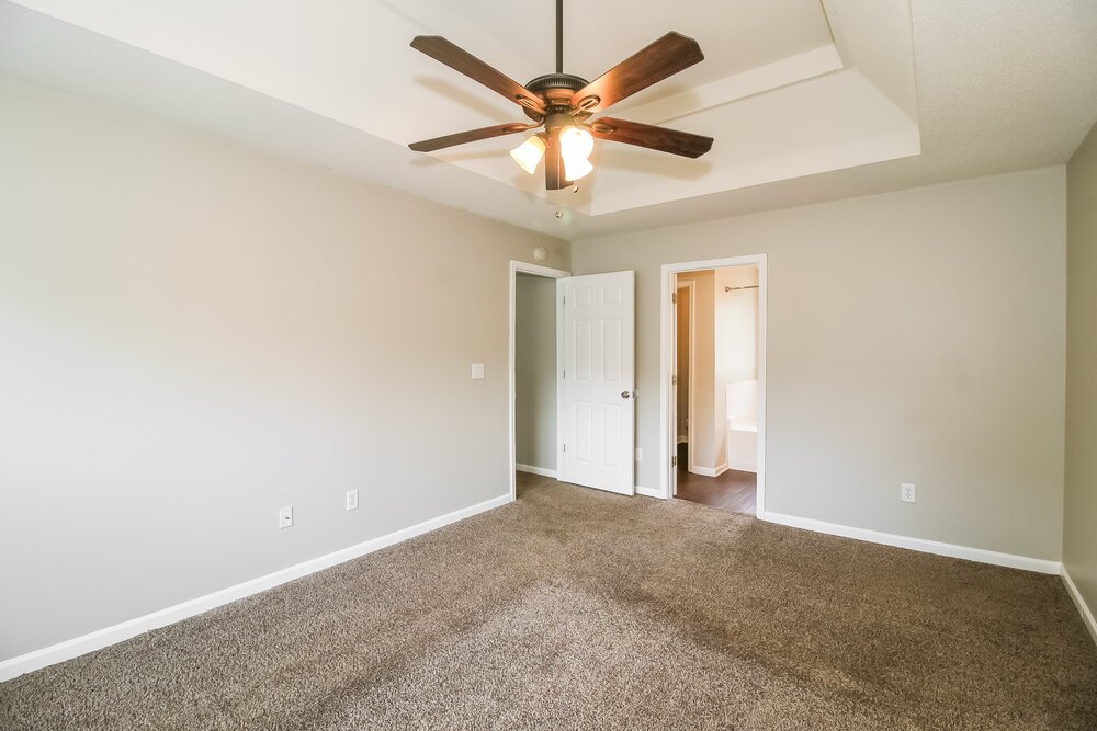 4-Bed Rental on 412 Peterson Dr photo 11