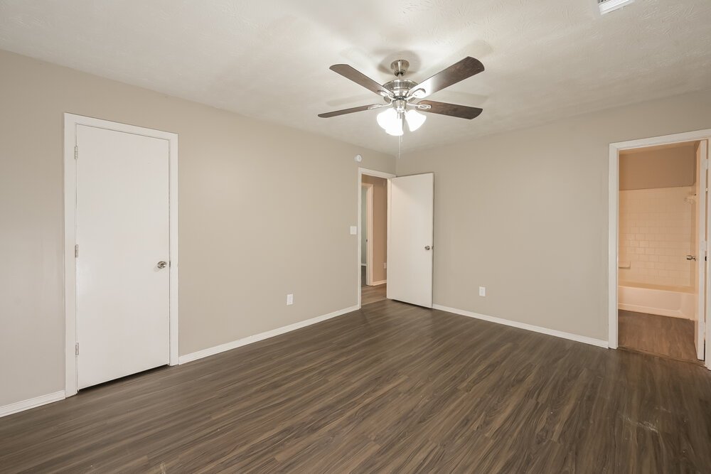 3-Bed Rental on 1338 Mill Lake photo 11