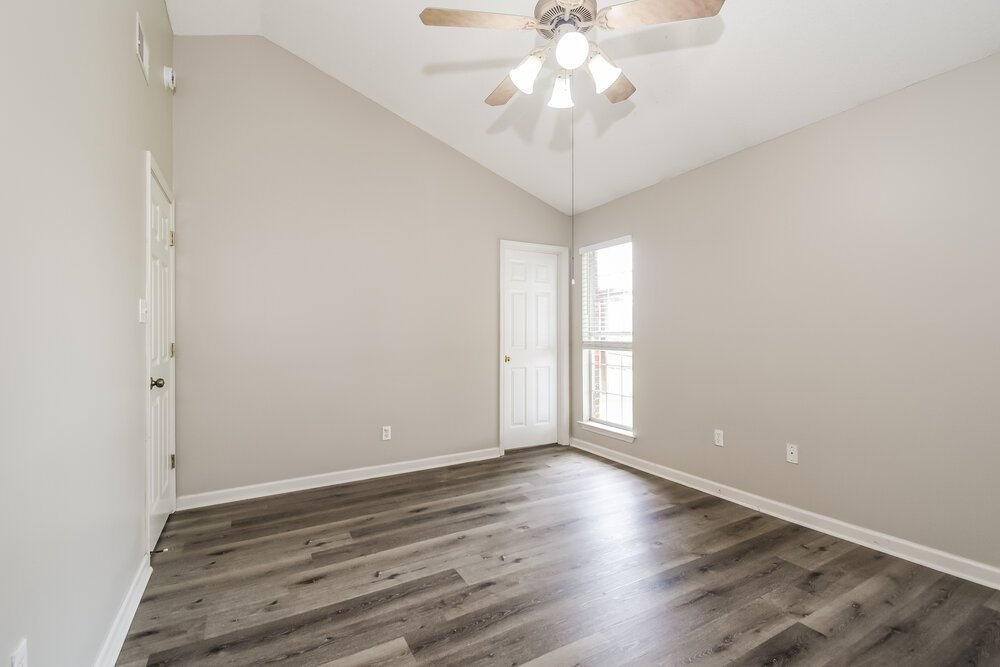 4-Bed Rental on 8181 Martin Dr photo 11