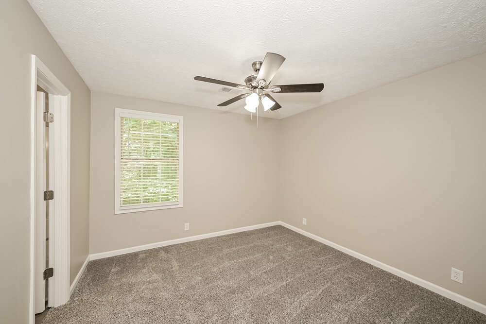 3-Bed Rental on 1204 Cedarhill Dr photo 11