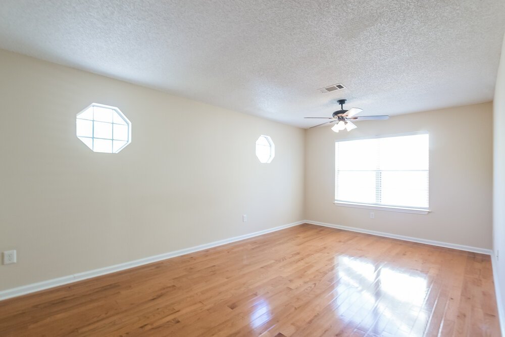 3-Bed Rental on 134 Summer Crest photo 11