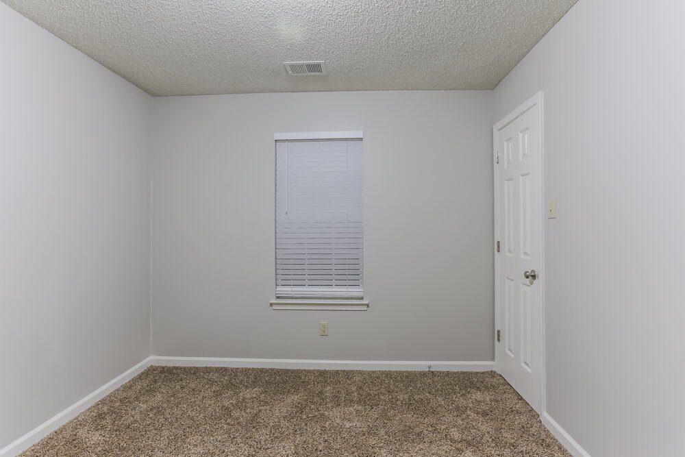 3-Bed Rental on 7007 Raleigh Lagrange photo 11