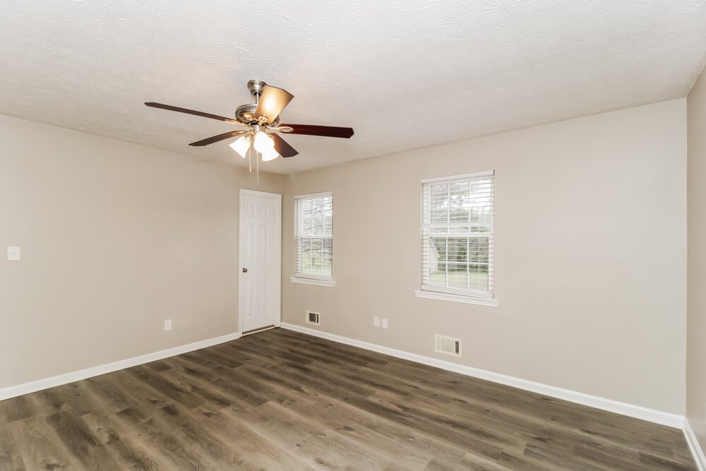 4-Bed Rental on 6492 Meadow Lark photo 11