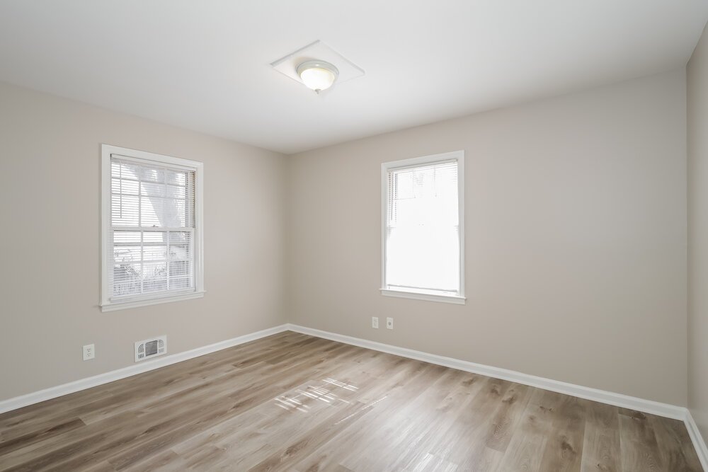3-Bed Rental on 3276 Elm St photo 11