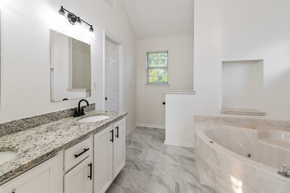 3-Bed Rental on 7159 Creekside Dr photo 11