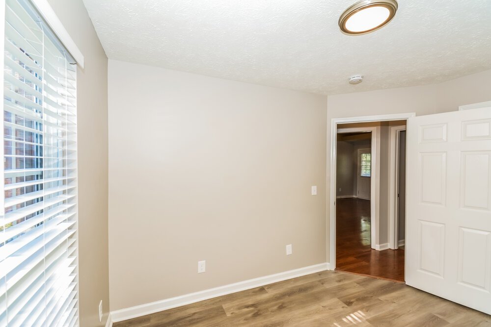3-Bed Rental on 7660 S Swift photo 12