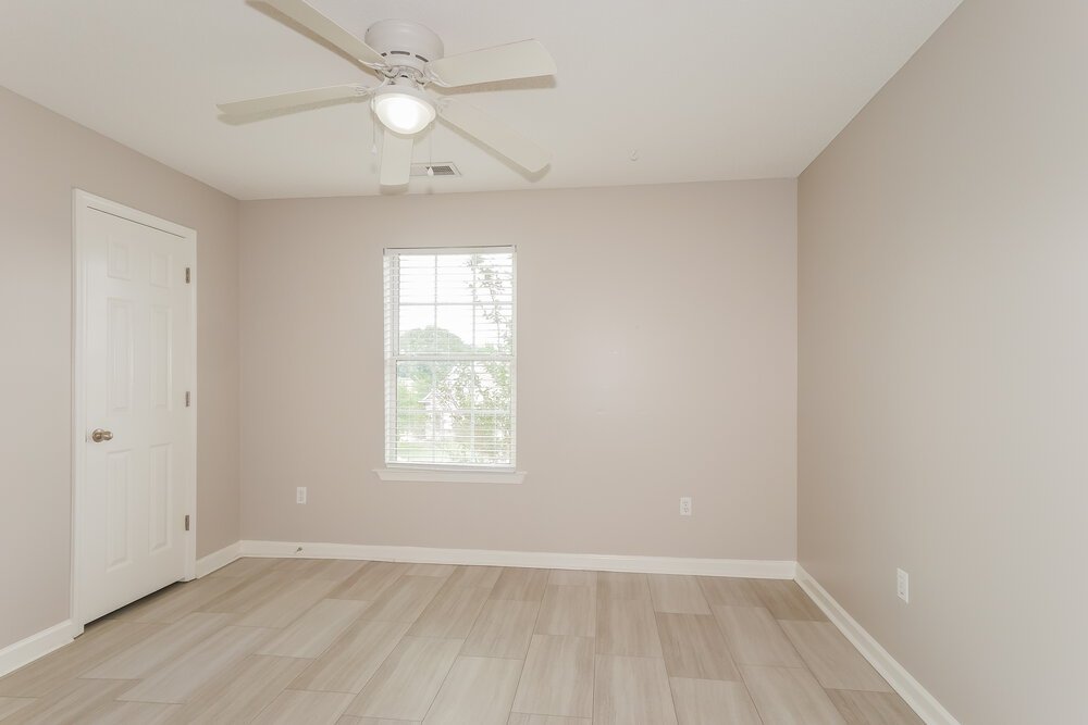 4-Bed Rental on 145 Penny Ln photo 12